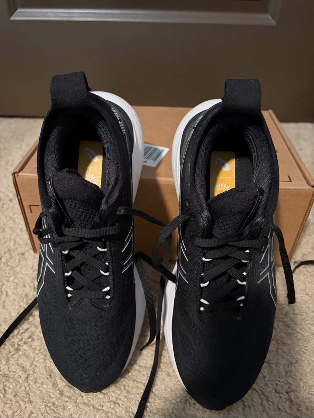 Asics Womens Black Athletic Running Shoes with White Midsole - Picture 5 of 5